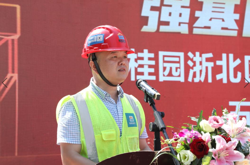 先鋒人物丨大智若愚，做一名騰越建筑的“移山人”